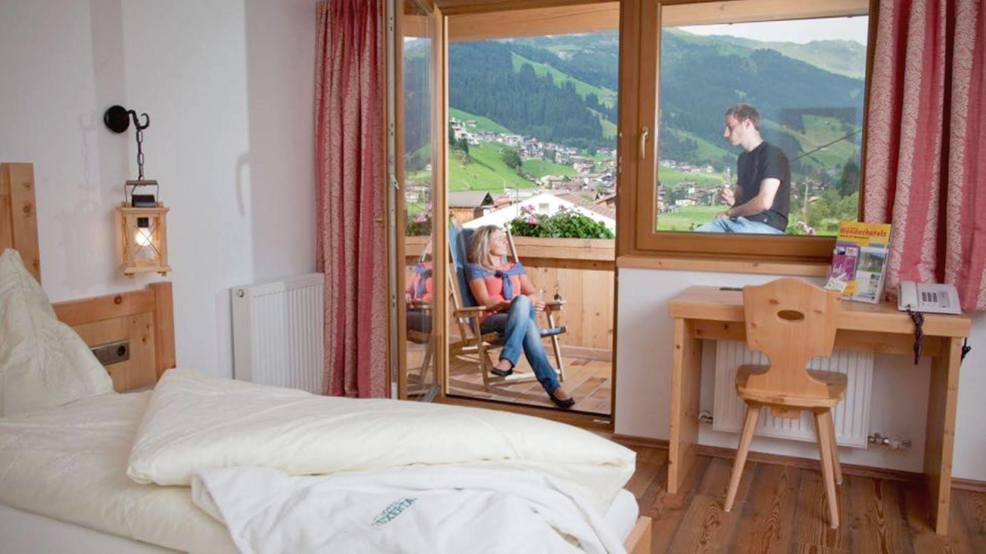 Natur- & Wanderhotel Tuxertal Exterior photo