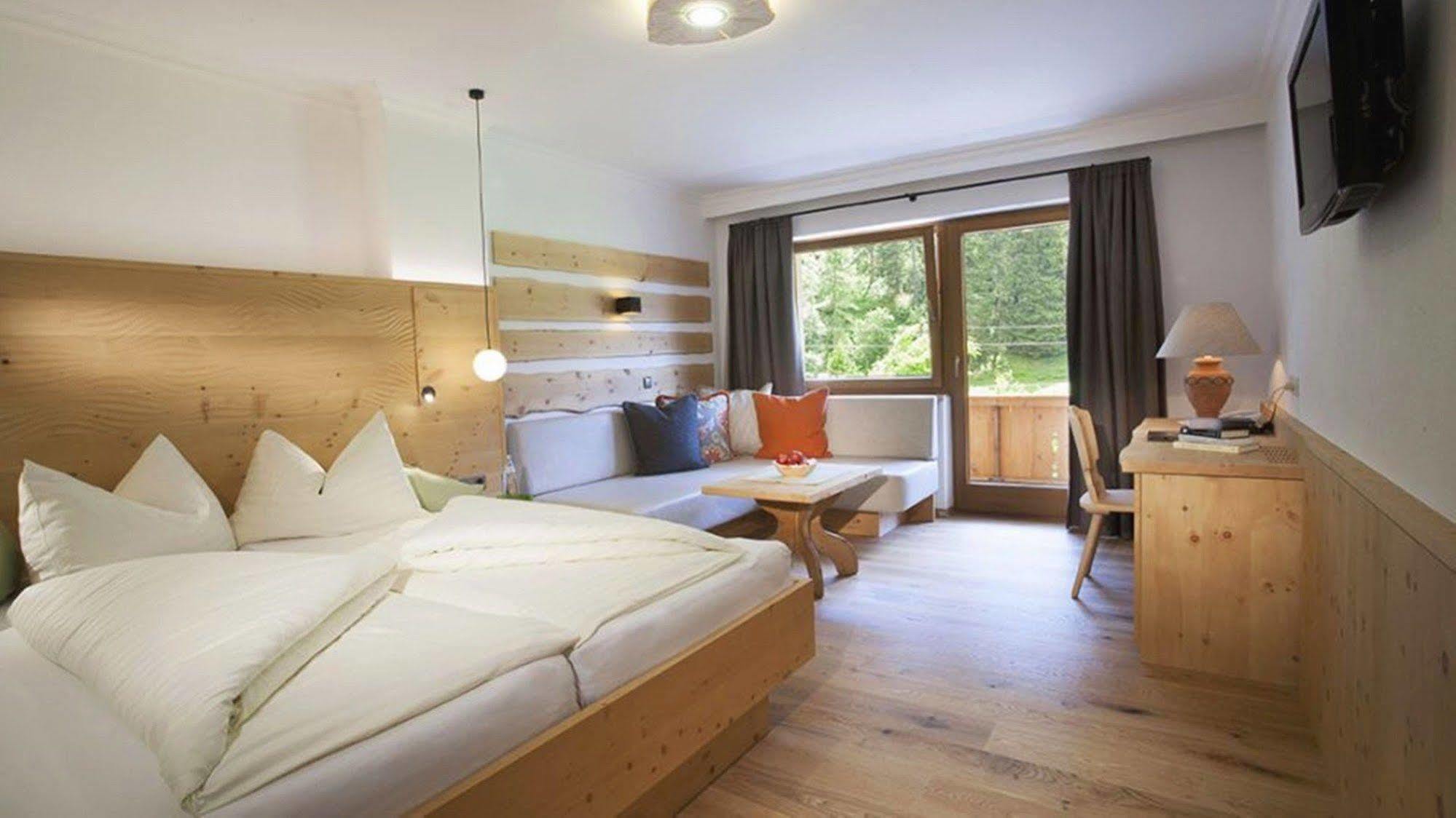 Natur- & Wanderhotel Tuxertal Exterior photo